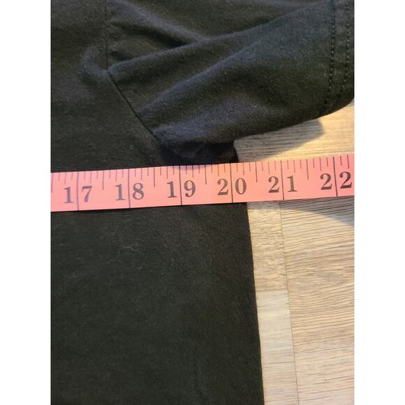 District large women's black Christmas tee - Picture 6 of 7